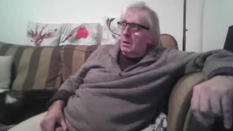 Snapshot of proudwelshman chatting on January 2025 11:03:02 PM proudwelshman online show from January 2025 11:03:02 PM