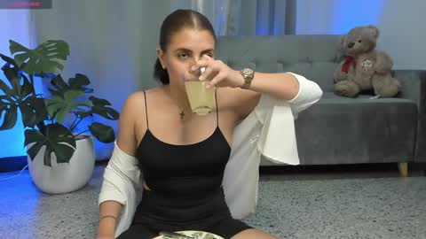 Snapshot of prvncessa_10 chatting on December 2024 03:52:01 AM INDEPENDENT MODEL online show from December 2024 03:52:01 AM