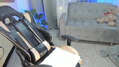 Snapshot of prvncessa_10 chatting on December 2024 12:05:01 PM INDEPENDENT MODEL online show from December 2024 12:05:01 PM