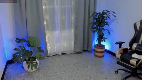 Snapshot of prvncessa_10 chatting on February 2025 11:12:02 AM INDEPENDENT MODEL online show from February 2025 11:12:02 AM