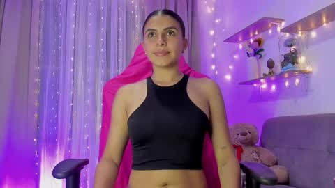 Snapshot of prvncessa_10 chatting on February 2026 04:33:01 AM INDEPENDENT MODEL online show from February 2026 04:33:01 AM