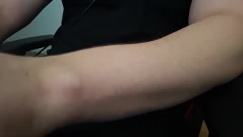 Snapshot of pryli27 chatting on December 2025 12:07:01 AM pryli27 online show from December 2025 12:07:01 AM