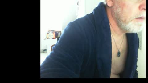 Snapshot of ptitrouquin chatting on October 2025 08:07:01 AM ptitrouquin online show from October 2025 08:07:01 AM