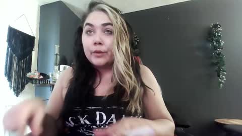 Krystle online show from December 2025 02:36:02 PM