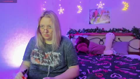 puffybun online show from December 2024 12:12:01 AM