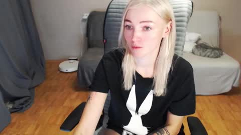 Snapshot of puma_ma chatting on December 2025 03:57:01 AM Polly online show from December 2025 03:57:01 AM