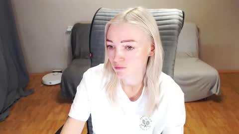 Snapshot of puma_ma chatting on December 2025 03:35:02 AM Polly online show from December 2025 03:35:02 AM