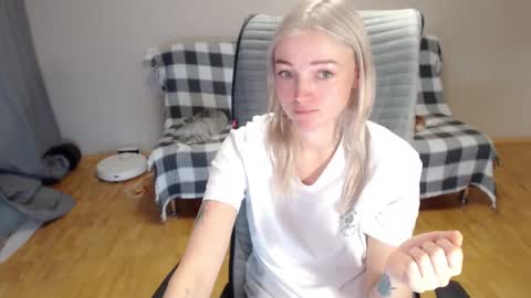 Snapshot of puma_ma chatting on February 2026 04:07:01 AM Polly online show from February 2026 04:07:01 AM