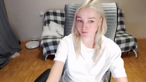 Snapshot of puma_ma chatting on February 2026 01:09:01 PM Polly online show from February 2026 01:09:01 PM