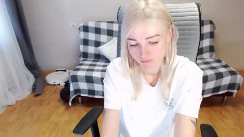 Polly online show from March 2026 03:22:01 AM