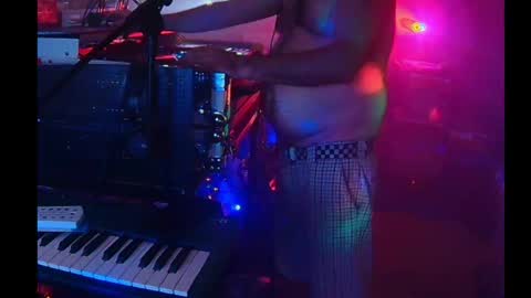 punkrunr083 online show from June 2026 08:39:02 AM
