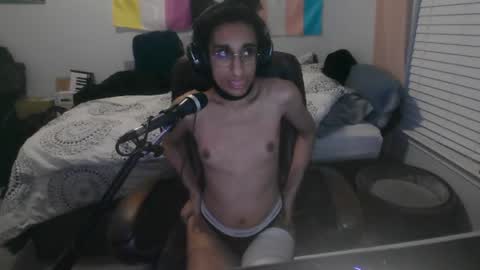 puppygirltoast online show from June 2026 01:03:01 AM
