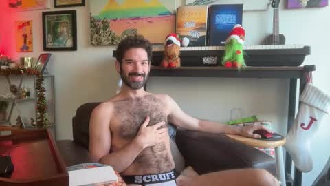 Snapshot of pupscritch chatting on December 2025 04:02:01 PM Pup Scritch online show from December 2025 04:02:01 PM