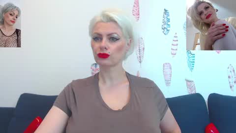 Snapshot of pure_seduce_wow chatting on June 2026 02:53:01 AM Goldie online show from June 2026 02:53:01 AM