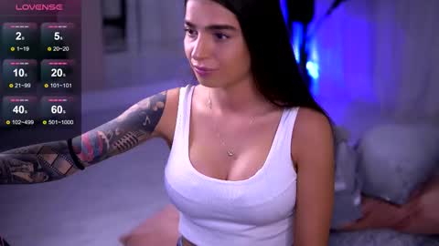 Emily online show from November 2025 06:04:02 AM