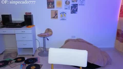 Snapshot of purepleasure25 chatting on May 2026 12:01:01 PM purepleasure25 online show from May 2026 12:01:01 PM