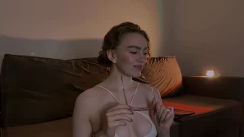 Marie online show from February 2025 01:05:02 AM