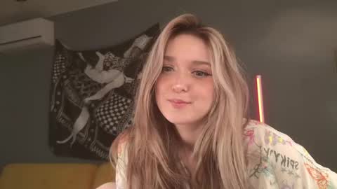 Bella online show from May 2026 04:01:02 PM