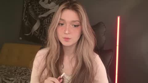 Bella online show from May 2026 11:32:01 PM