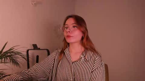 Snapshot of purple_opal chatting on October 2025 09:12:02 PM Vero online from Tuesday to Sunday online show from October 2025 09:12:02 PM