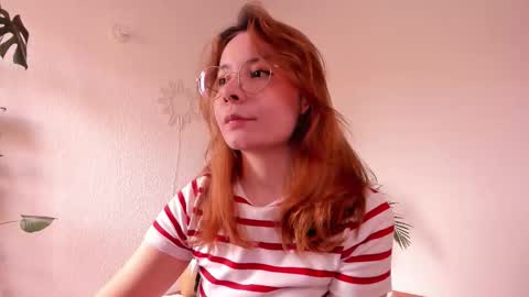 Snapshot of purple_opal chatting on November 2025 06:07:02 PM Vero online from Tuesday to Sunday online show from November 2025 06:07:02 PM