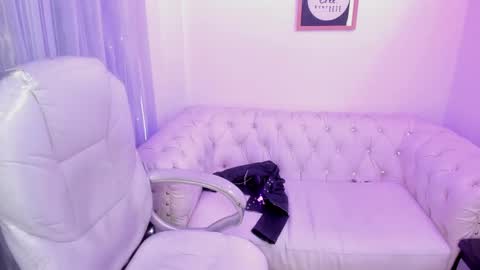 Anna  online show from February 2025 11:56:02 PM