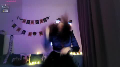 Katie online show from October 2025 08:31:01 PM