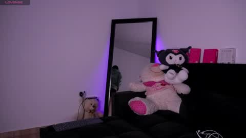 Snapshot of purplesnake_ chatting on July 2026 02:25:02 AM Alynn online show from July 2026 02:25:02 AM