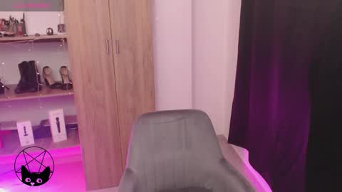 Mari online show from March 2026 01:31:01 AM