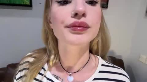 Lina online show from March 2026 01:59:01 PM