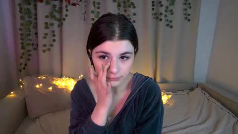 Ava online show from September 2025 06:52:02 PM