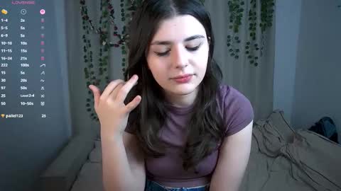 Ava online show from October 2025 09:13:01 PM