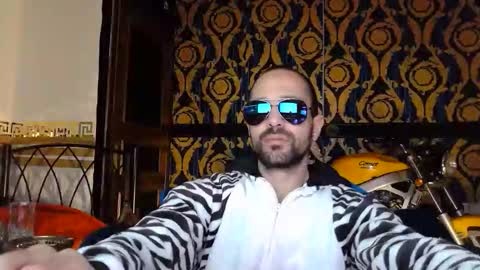 Qianos online show from November 2025 03:56:02 PM