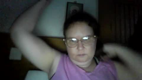 Snapshot of queen211869 chatting on December 2025 12:43:01 PM Queenjenny online show from December 2025 12:43:01 PM