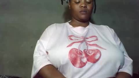 queen2302 online show from April 2026 08:48:01 PM