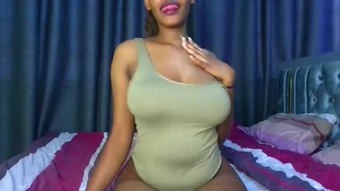 queen321850 online show from December 2025 06:41:02 AM