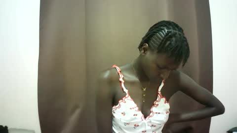 Snapshot of queen_0012 chatting on April 2026 08:22:01 PM asher online show from April 2026 08:22:01 PM