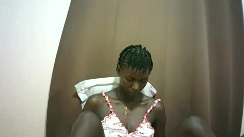 Snapshot of queen_0012 chatting on April 2026 05:14:02 AM asher online show from April 2026 05:14:02 AM