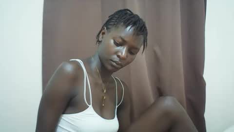 Snapshot of queen_0012 chatting on April 2026 07:24:01 AM asher online show from April 2026 07:24:01 AM
