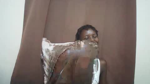 Snapshot of queen_0012 chatting on May 2026 01:30:01 PM asher online show from May 2026 01:30:01 PM