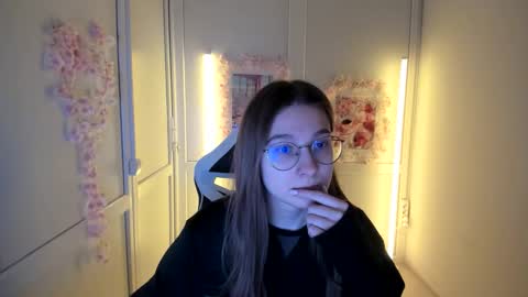 Amelie online show from May 2026 07:02:02 AM