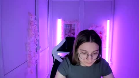 Amelie online show from May 2026 07:24:02 AM