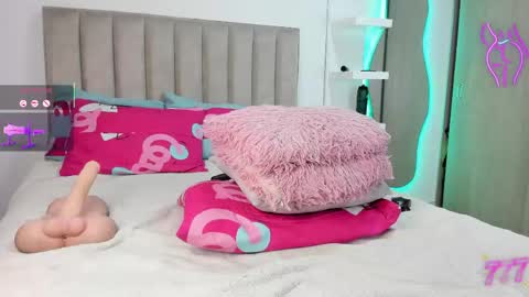 Snapshot of queen_antonella_oficial chatting on March 2026 12:15:01 AM QUEEN ANTONELLA online show from March 2026 12:15:01 AM