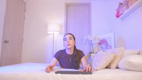 Sofia online show from April 2026 03:44:02 AM