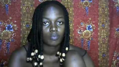 queen_banice online show from October 2025 06:41:01 PM