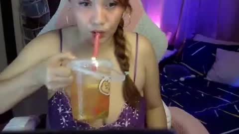 Snapshot of queen_kur chatting on April 2026 11:47:01 AM QueenHennessy online show from April 2026 11:47:01 AM