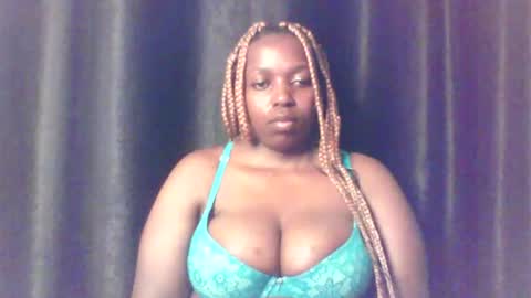 QUEEN online show from May 2026 05:01:02 AM