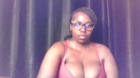 Snapshot of queen_melanine chatting on June 2026 03:56:02 PM QUEEN online show from June 2026 03:56:02 PM