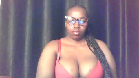Snapshot of queen_melanine chatting on June 2026 04:03:01 AM QUEEN online show from June 2026 04:03:01 AM
