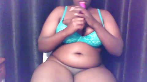Snapshot of queen_melanine chatting on July 2026 03:42:01 AM QUEEN online show from July 2026 03:42:01 AM